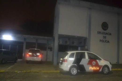 Roubo de veículo. Polícia Militar registrou  a ocorrência no domingo (11)