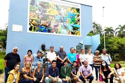 Lançamento prestigiado. Painel fotográfico está instalado entre a Secretaria de Esportes e Lazer e o lago do Parque Ecológico