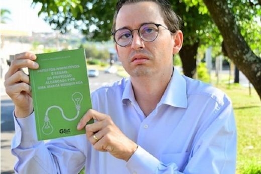 Jorge Innocêncio da Costa é agente de Propriedade Industrial (profissional responsável por consultoria em marcas e patentes)