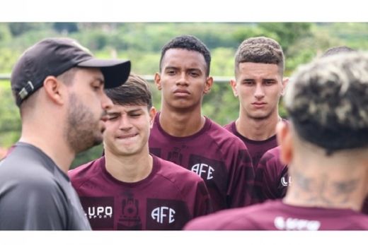Vitória da Ferroviária.  Time de Araquara venceu o Fast Clube do Amazonas por 2 a 1