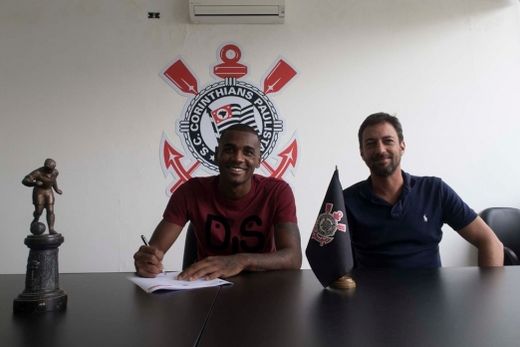Corinthians anuncia a contratação do zagueiro Marllon, ex-Ponte Preta