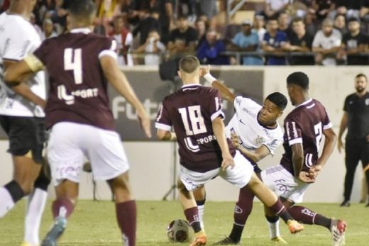 Na Arena da Fonte Luminosa. Equipe grená é derrotada pelo Corinthians, que continua em Araraquara e na 2ª fase enfrenta o Comercial