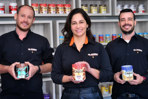 Carlos Philipe Moretto, Mariane Morelli e Alberto Moretto, sócios da Supley. Grupo adquiriu 50% da Dr Peanut
