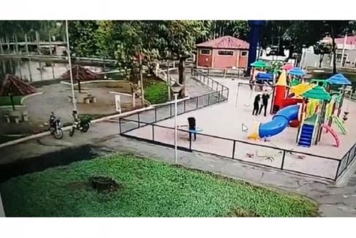 No Parquinho Infantil. PM deteve quatro indivíduos; brinquedos só podem ser usados por crianças de até 12 anos