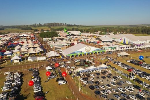Agrishow. A 28ª edição de feira, que acontecerá entre os dias 1º e 5 de maio, terá novo horário de entrada para visitantes: às 9 horas; o horário de saída permanece às 18 horas