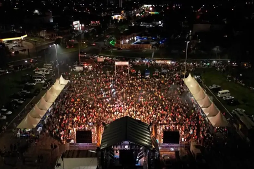 Adolescente agredido. Jovem estava nos festejos na praça Alfredo de Paiva Garcia
