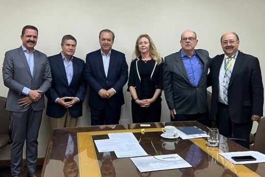 Recepção em São Paulo. Itamar Borges, João Marchesan, Eleuses Paiva, Denise Minelli, Luiz Lindquist e Eudes Quintino de Oliveira Junior