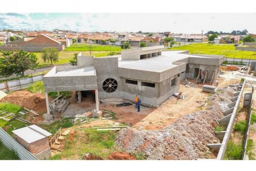 Construção de ESF no Parque das Laranjeiras. Unidade terá 558,10 m² de área construída e, além das equipes de saúde, contará com uma sede do Cras