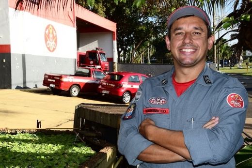 O sargento Lupércio. "Todos os cursos objetivam educar, capacitar ou produzir mudanças de comportamento com o intuito de evitar acidentes e prevenir incêndios"