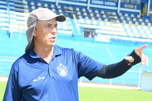 Luiz Carlos Martins. Treinador manterá a postura ofensiva da Matonense para tentar a vaga em São Bernardo, neste sábado (18)