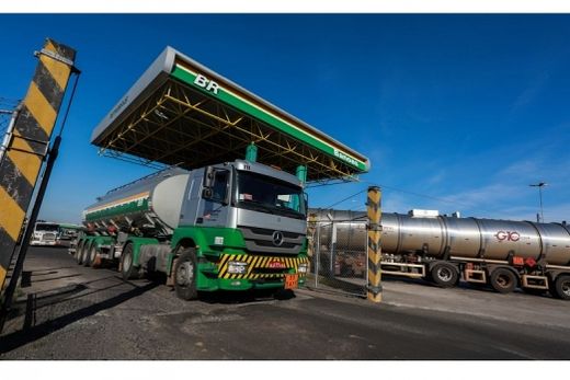 Diesel mais barato. Valor passará de R$ 4,02 para R$ 3,84 por litro a partir desta quinta-feira (23)