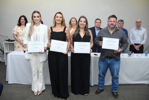 Médicos especialistas. Mirian de Bonito, Caroline Caruzo, Bruna Vaccarelli e Carlos Eduardo Mondini