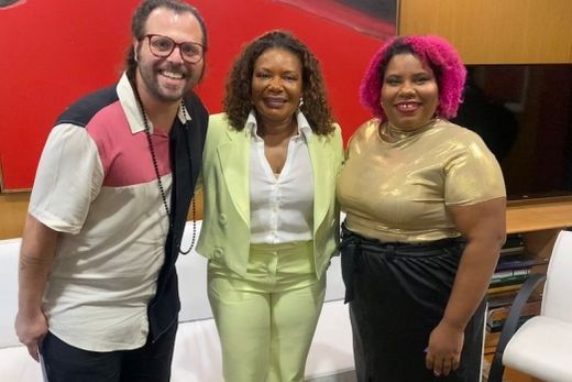 Com a ministra. Juliano Jacopini e Simone Marcondes tiveram contato com Margareth Menezes
