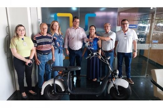 Presentes na entrega. Fabiana Martins, Reginaldo Vedoato, Denise Minelli, Maurício Assonuma, Isabel Assonuma, Roberto Cadioli e Jonas Contarim