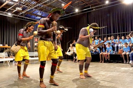 Grupos indígenas estiveram em Matão. Casa da Cultura foi palco de histórias e rituais de danças