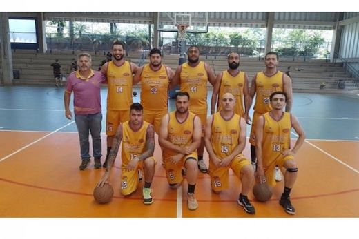 Equipe Adulto Masculino.  Time jogou em São José do Rio Preto pela Copa Monte Líbano de Basquete e venceu o Estrela d?Oeste por 108 a 32 no último dia 16 de abril