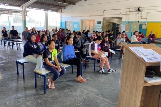 No pátio escolar. Cerca de 40 alunos se inscreveram para participar da 12ª edição do Ryla