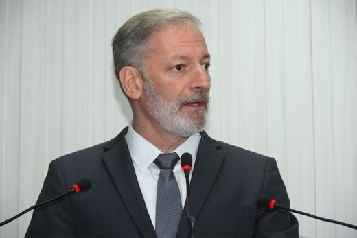 Davison. "Lembrar do esporte e das pessoas que interagem neste segmento é incentivar o bem-estar físico e a boa saúde mental de todos"
