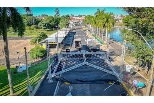 A Rua do Esquenta. Rua Itápolis recebe o Palco Viva Cultura, onde haverá diversos shows a partir das 18 hors desta quarta-feira (7) até a madrugada da quinta-feira (8)