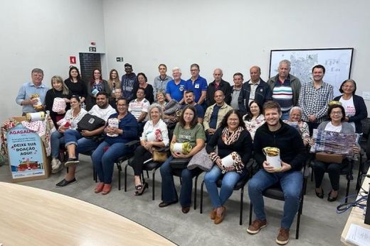 Mobilização. Doações feitas pela comunidade para a Campanha do Agasalho foram repassadas para as entidades do município no último dia 2, no Gabinete da Prefeitura