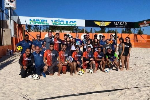No La Playa Club. Estudantes receberam informações sobre o beach tênnis e o futevôlei