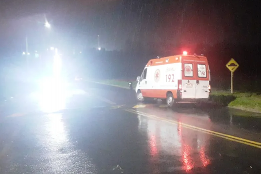 Queda de moto. Acidente aconteceu na manhã desta quarta-feira (14)