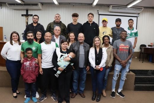 Ação social. Autor do projeto, China Calabres destacou o trabalho realizado pelo Guarani para tirar crianças e adolescentes das ruas