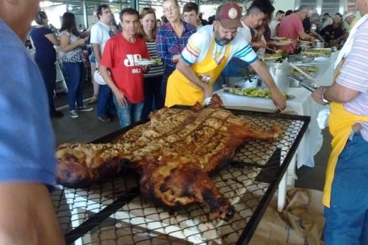 Porco Paraguaio. Renda será destinada ao Banco de Fraldas Geriátricas do Rotary Club de Matão 'Terra da Saudade', que atende a idosos do Lar São Vicente de Paulo