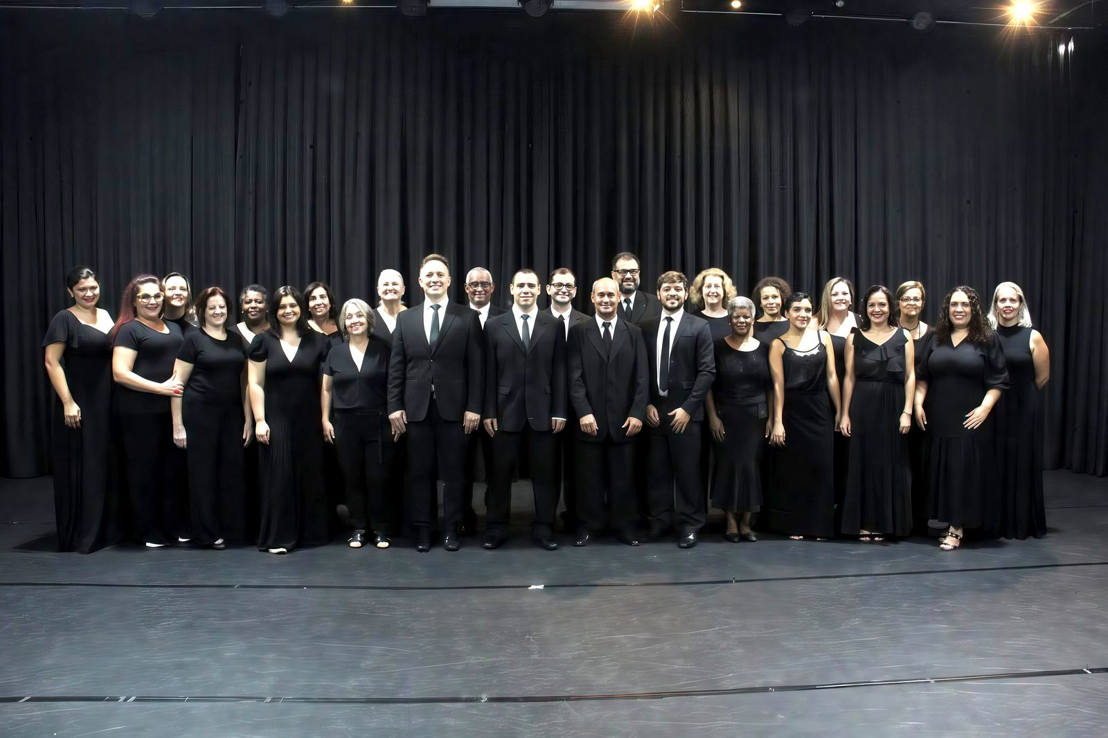O Coro de Matão. Grupo se unirá ao Coro Juvenil e solistas para apresentar um espetáculo cênico-musical sobre a obra do maestro Tom Jobim, no dia 23