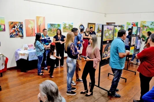 Exposição de Artes permanece aberta para visitação até dia 21 — foto 1 de 2
