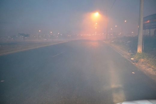 Fogo em área de descarte de lixo encobre a cidade de fumaça — foto 7 de 7