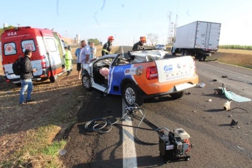 Acidente na Rodovia Brigadeiro Faria Lima deixa homem ferido — foto 2 de 5
