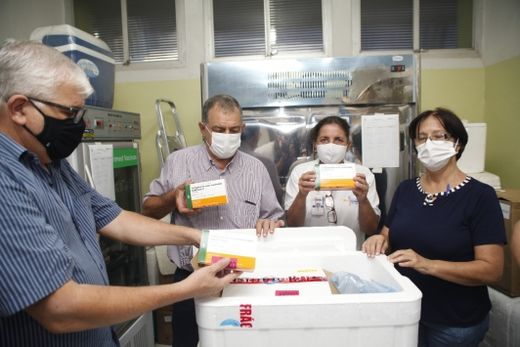 Matão recebe as primeiras doses da vacina contra a Covid-19 — foto 2 de 2