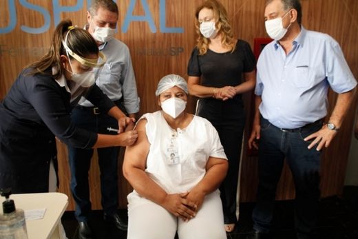 Primeiras doses da vacina contra covid são aplicadas em Matão — foto 4 de 4