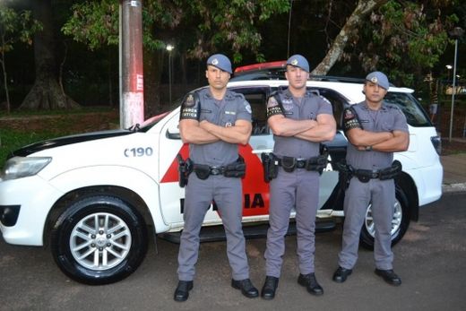 Polícia Militar recupera veículo roubado — foto 2 de 3