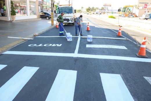 Prefeitura segue planejamento de pinturas e reparos — foto 2 de 2