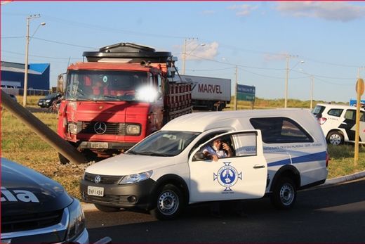 Motorista morre após passar mal enquanto dirigia — foto 2 de 6