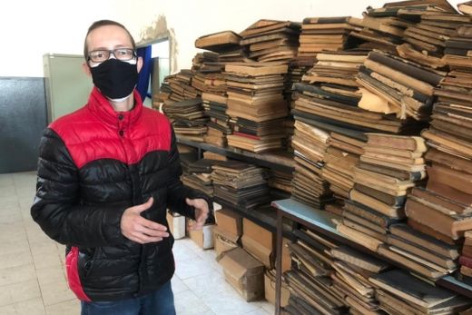 Condição de documentos históricos é preocupante — foto 2 de 2