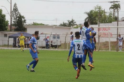 Matonense vence São-Carlense e se garante na semifinal — foto 4 de 6