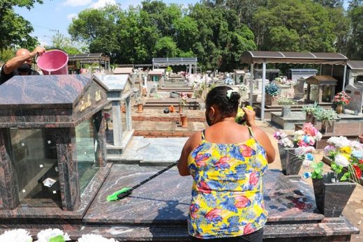 Prefeitura conclui sepulturas da parte nova do Cemitério — foto 2 de 2