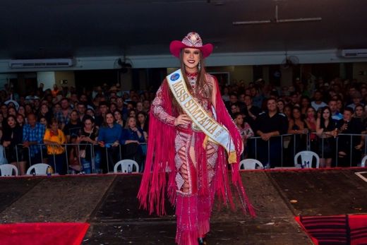 Eleita a Rainha do Rodeio de Matão 2022 — foto 4 de 21