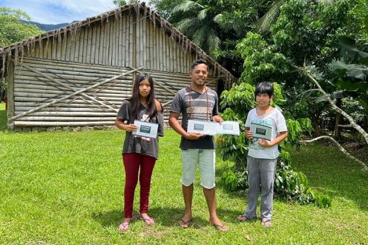 Livro Os Povos Nativos foi enviado para vários locais — foto 4 de 4