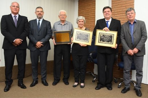 Câmara presta honrarias para a Família Antoniosi — foto 2 de 4