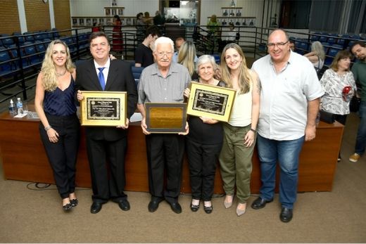 Câmara presta honrarias para a Família Antoniosi — foto 4 de 4