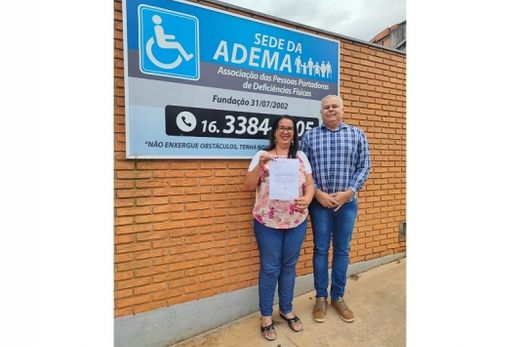 Motta formaliza recursos para hospital e entidades — foto 2 de 2