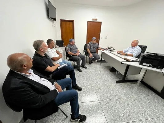 Mesa Diretora da Câmara e Polícia tratam do atendimento 190 — foto 1 de 1