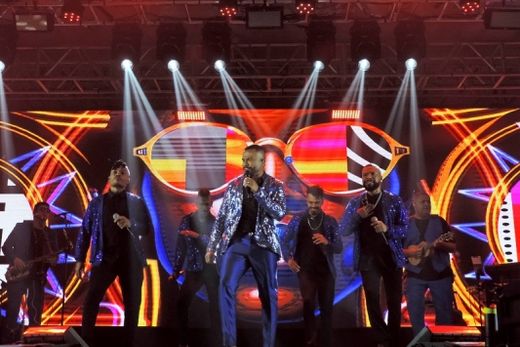 Alexandre Pires cantou em Matão — foto 3 de 3