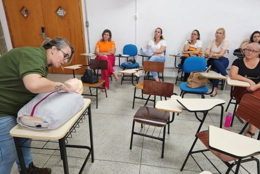 Lei impõe treinamento de primeiros socorros a escolas — foto 2 de 2