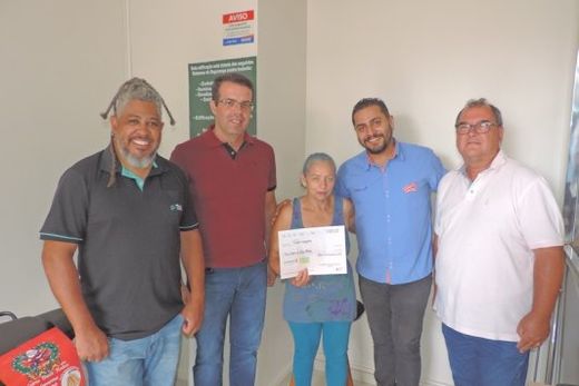Sincomércio e ACE entregam prêmios da Campanha de Natal — foto 2 de 4