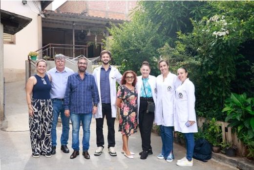 Equipes multidisciplinares prestam atendimentos em casas — foto 2 de 2
